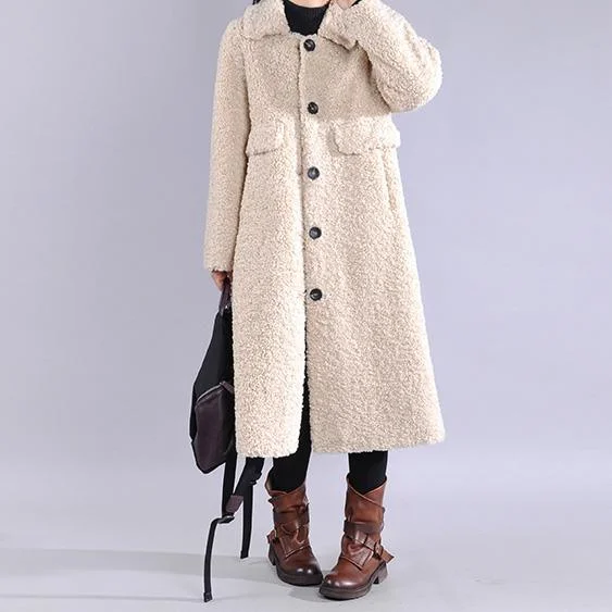 Fine white woolen outwear Loose fitting lapel Button trench coat