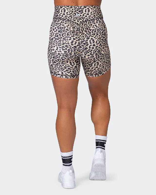 Signature Scrunch Bike Shorts - Yellow Leopard