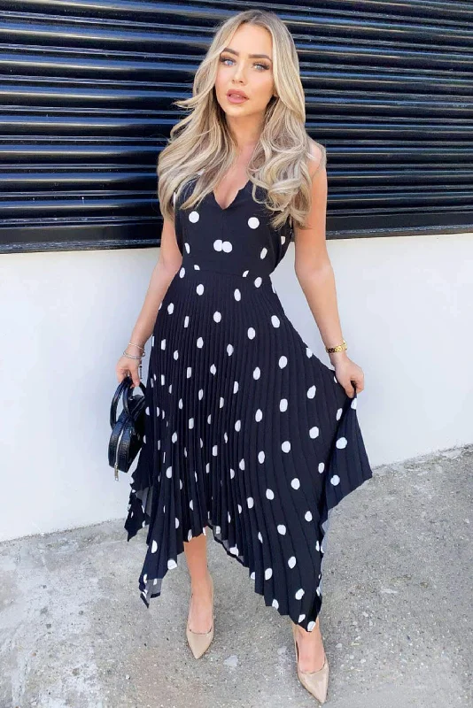 Luxurious Velvet Maxi Dresses for Winter GalasBlack Polka Dot Sleeveless Pleated Dress