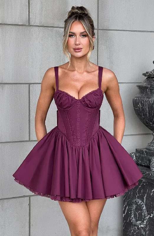 "Pleated dresses for women with a graceful movement"Josie Mini Dress - Cherry Lacquer "Pleated dresses for women with a graceful movement"Josie Mini Dress - Cherry Lacquer