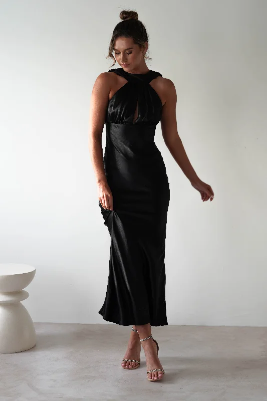 Delicate Pink Maxi Dresses for a Gentle LookLauryn Halter Neck Maxi Dress | Black