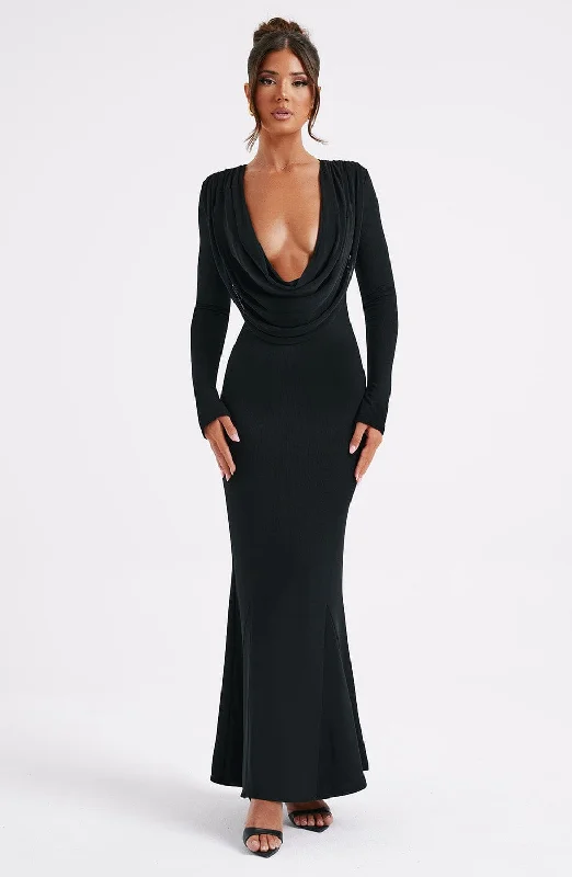 Maxi Dresses for Spring Outings in the CountrysideMartina Maxi Dress - Black