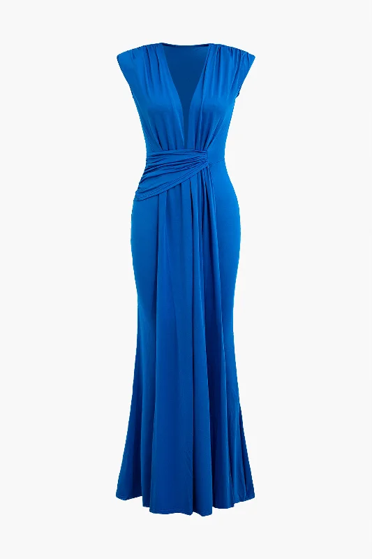 Sporty - Inspired Maxi Dresses for Active LifestylesV-neck Ruched Maxi Dress