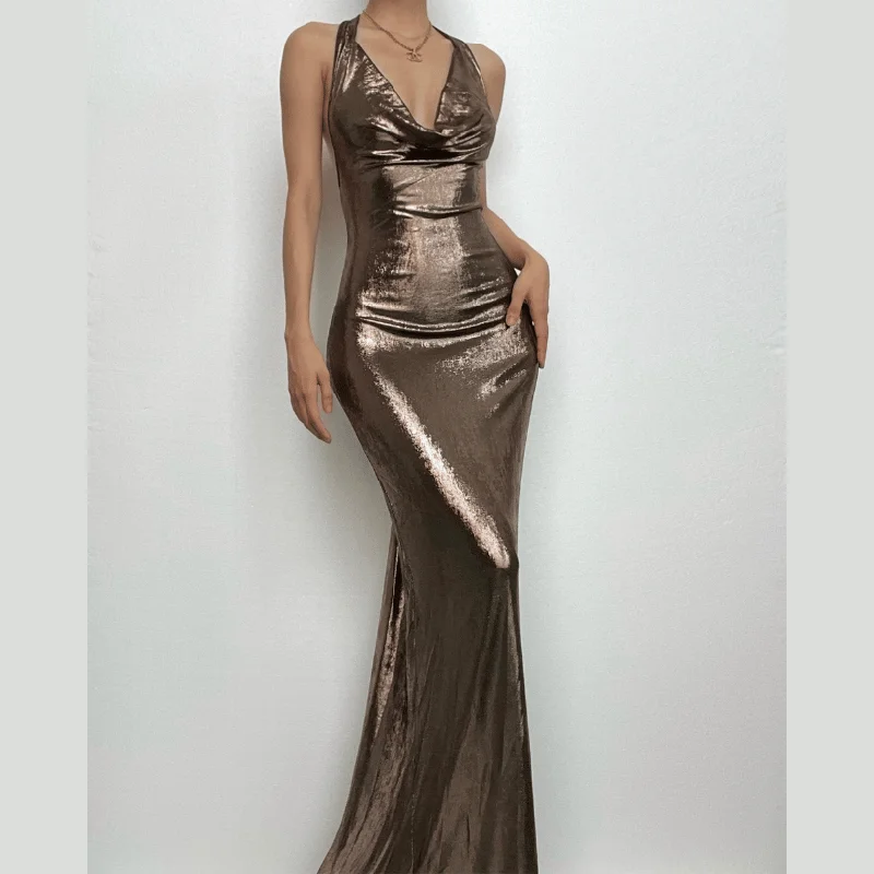 "Satin dresses for women for a luxurious appearance"BerryBetty - Metallic cowl neck ruched halter backless maxi dress "Satin dresses for women for a luxurious appearance"BerryBetty - Metallic cowl neck ruched halter backless maxi dress