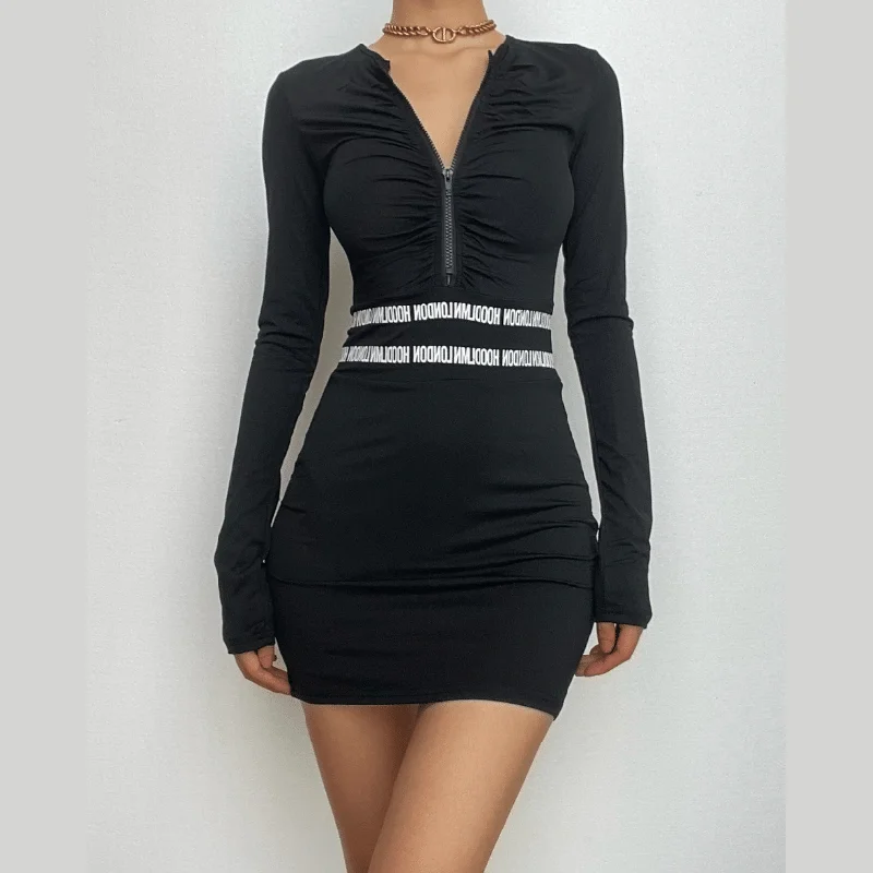 "Wrap dresses for women for an adjustable fit"BerryBetty - Ruched zip-up long sleeve contrast mini dress "Wrap dresses for women for an adjustable fit"BerryBetty - Ruched zip-up long sleeve contrast mini dress