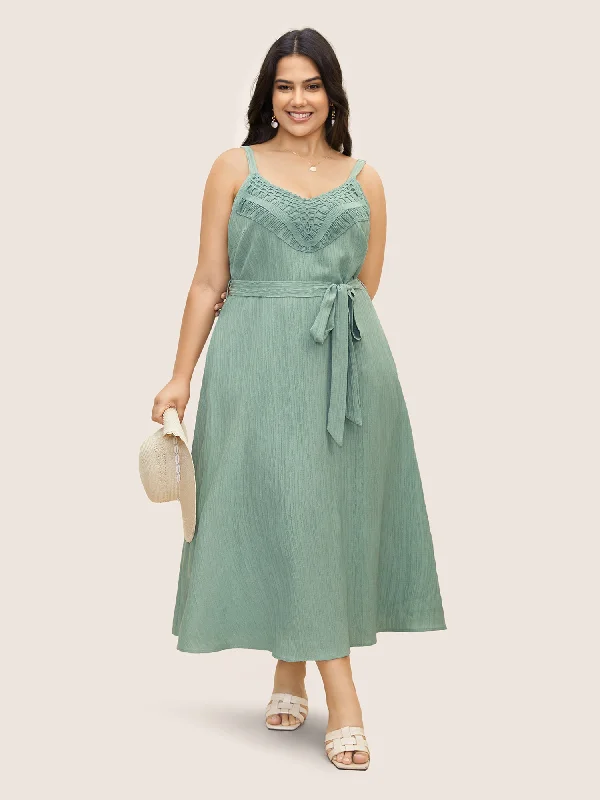 Maxi Dresses for Family Gatherings During HolidaysTexture Lace Trim Belted Cami Dress