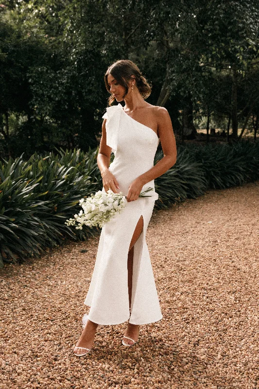 Geometric - pattern midi dress for a modern and stylish appearanceCharmed One Shoulder Midi Dress - Off White Geometric - pattern midi dress for a modern and stylish appearanceCharmed One Shoulder Midi Dress - Off White