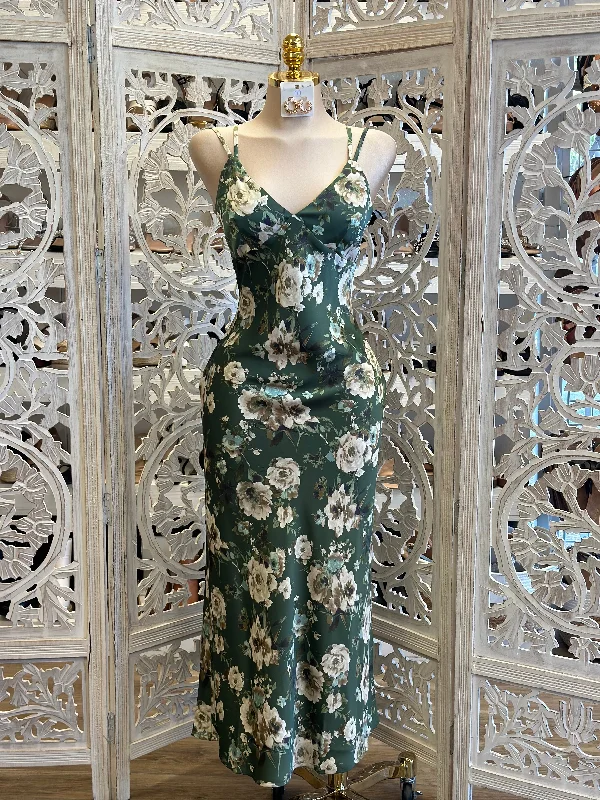 Plus Size Sequined Maxi Party Dresses for Curvy LadiesDark Green Floral Satin Maxi Dress- No Estira, Not Stretchy