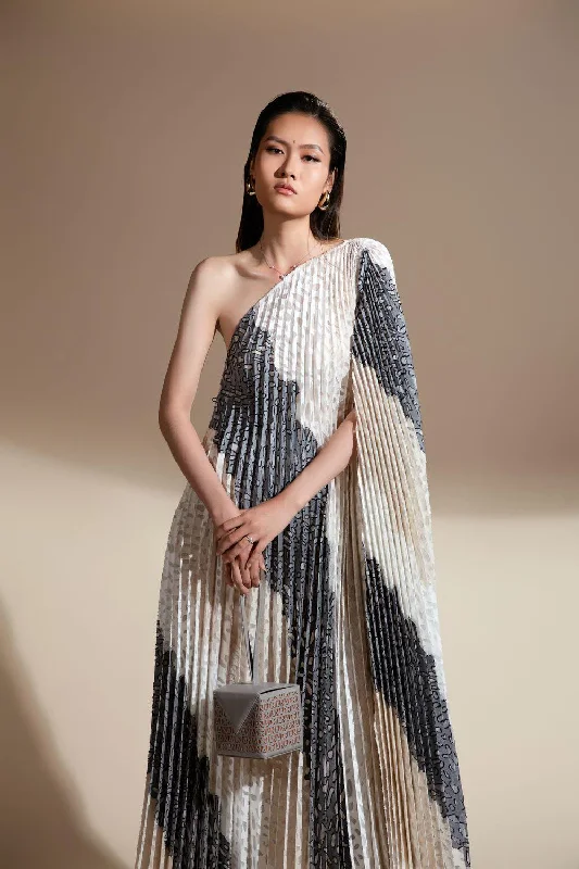 Party Dresses with Sequined Star Motifs and Sheer Sleeve for Ladies' Celestial and Elegant LookEllison Pleated Flared Brocade Maxi Dress