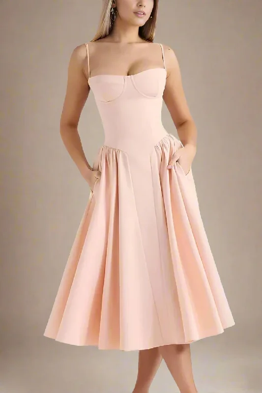 Midi dress for a night out at a club or partyEverly Bodycon Day Midi Dress - Peach