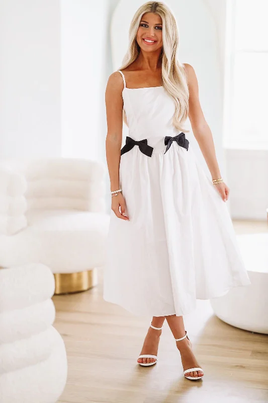 Midi dress for petite body types with proportionate sizingEverything Has Changed Midi Dress - Ivory Midi dress for petite body types with proportionate sizingEverything Has Changed Midi Dress - Ivory