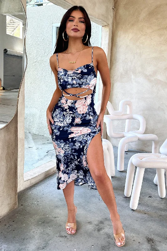 Printed - animal - pattern midi dress for a wild and trendy lookFlorence Midi Dress - Blue Floral Printed - animal - pattern midi dress for a wild and trendy lookFlorence Midi Dress - Blue Floral