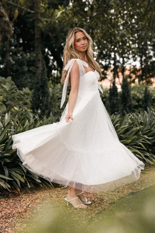 Affordable midi dress for budget - conscious shoppersFloret Midi Dress - Off White Affordable midi dress for budget - conscious shoppersFloret Midi Dress - Off White