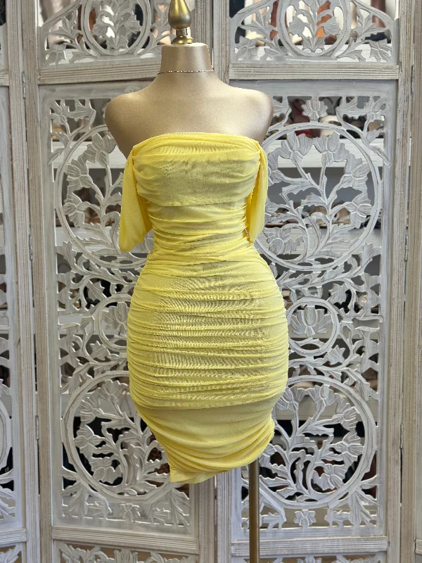 Ruffled hem midi dress for a charming and playful vibeLight Yellow Off Shoulder Ruched Midi Dress- Stretchy Ruffled hem midi dress for a charming and playful vibeLight Yellow Off Shoulder Ruched Midi Dress- Stretchy