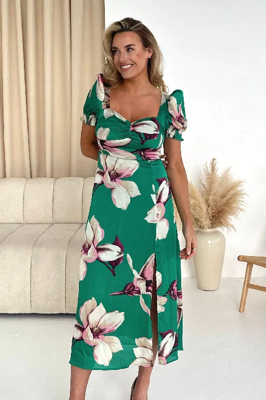 Midi dress for a barbecue with friends and familyLillian Sweetheart Midi Dress