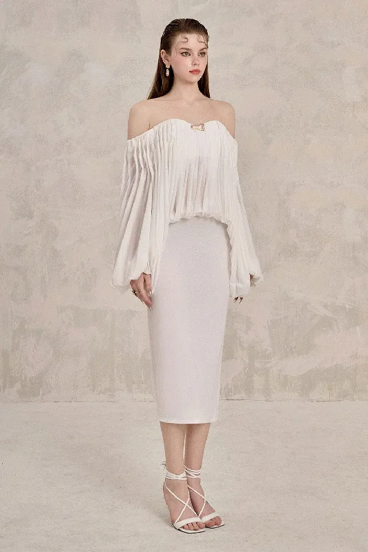 Hooded midi dress for a casual and cozy styleNesta Blouson Batwing Sleeved Spandex Midi Dress Hooded midi dress for a casual and cozy styleNesta Blouson Batwing Sleeved Spandex Midi Dress