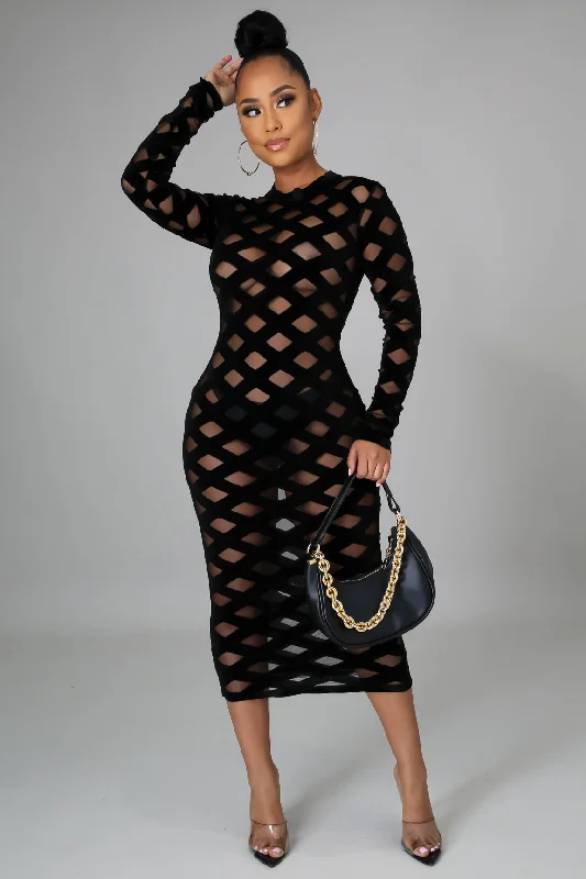 Midi dress for a business - casual setting when paired with a blazerShowing Out Midi Dress Midi dress for a business - casual setting when paired with a blazerShowing Out Midi Dress