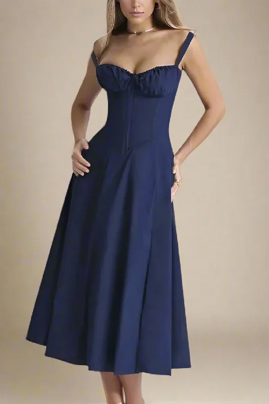 Tiered midi dress for a voluminous and feminine lookTaylor Bodycon Day Midi Dress - Navy Blue Tiered midi dress for a voluminous and feminine lookTaylor Bodycon Day Midi Dress - Navy Blue