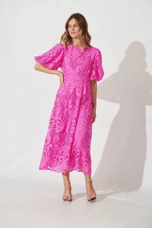 Taffeta Party Dresses with Pleated Bodice for Ladies' Structured and Formal LookTillie Lace Maxi Dress In Raspberry