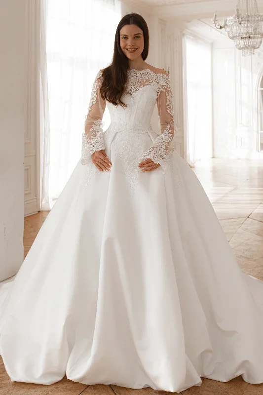 Cocktail - length wedding dress for a casual ceremonyExtra Convertible Wedding Dress Steltella (Basic dress + bolero + bow + detachable skirt) Cocktail - length wedding dress for a casual ceremonyExtra Convertible Wedding Dress Steltella (Basic dress + bolero + bow + detachable skirt)