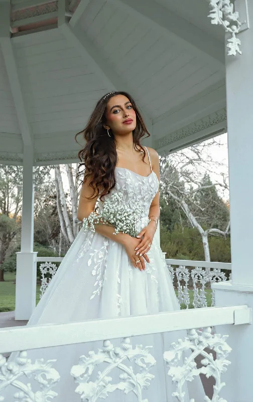Open - back wedding dress for a sexy look7550