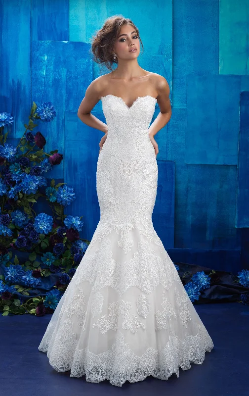 Mermaid - fit wedding dress with a trumpet skirt9407