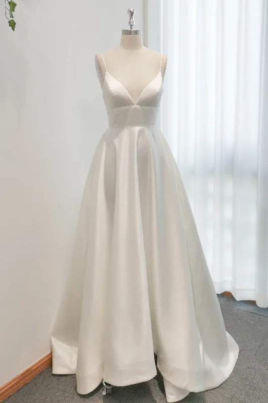 Italian - made luxury wedding dressA-Line Sweep-Brush Train Satin Wedding Dress CW3112 Italian - made luxury wedding dressA-Line Sweep-Brush Train Satin Wedding Dress CW3112