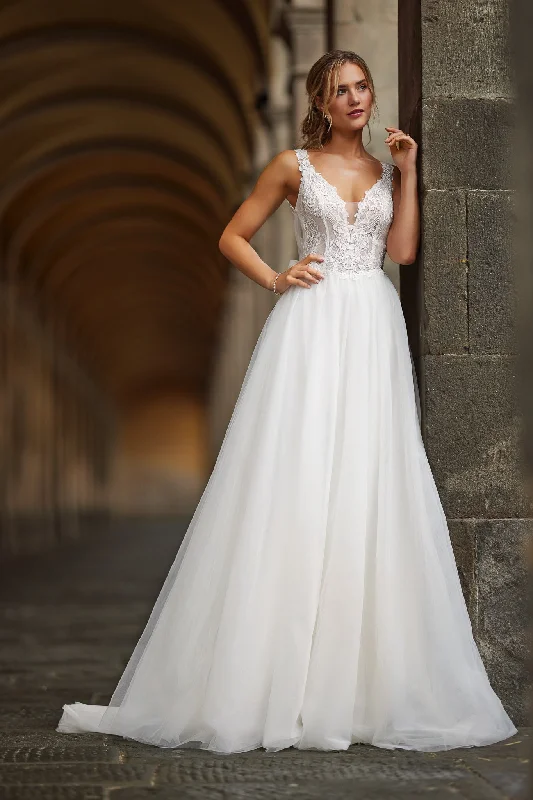 Multicultural - inspired wedding dressAA25603
