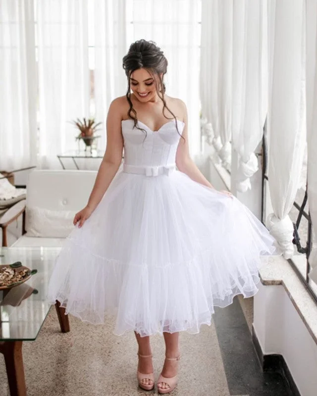 Cocktail - length wedding dress for a casual ceremonyTea Length Wedding Dress Sweetheart Corset Tulle Ruffles