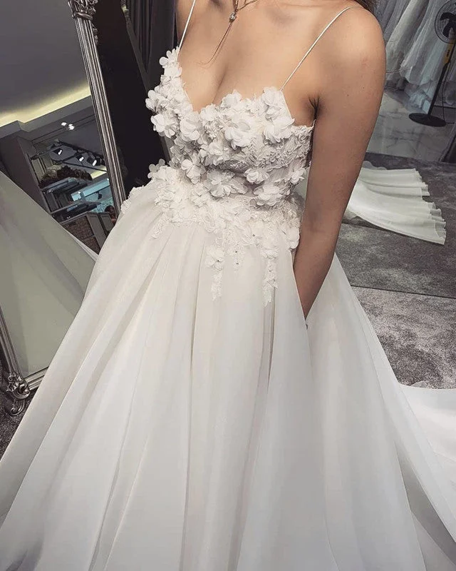 Ballroom - ready luxury wedding dressA-line 3D Flowers V Neck Tulle Wedding Dresses With Pockets