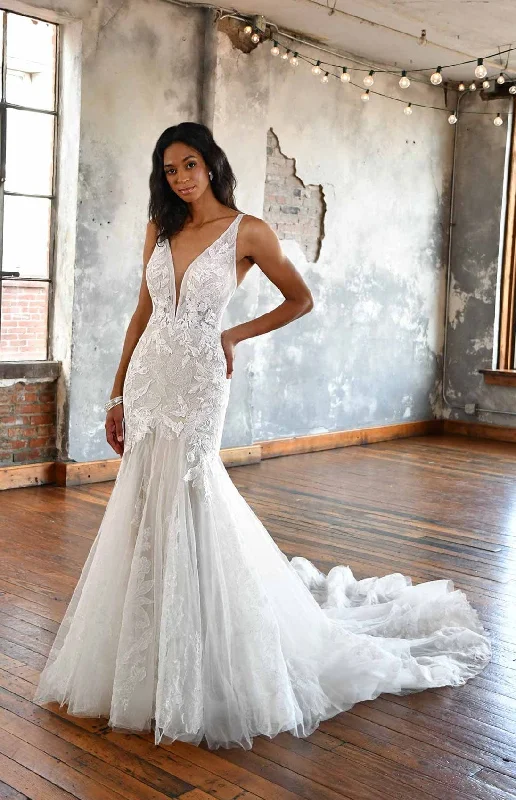 Padded - bust wedding dress for added supportAll Who Wander Leyla - Size 12