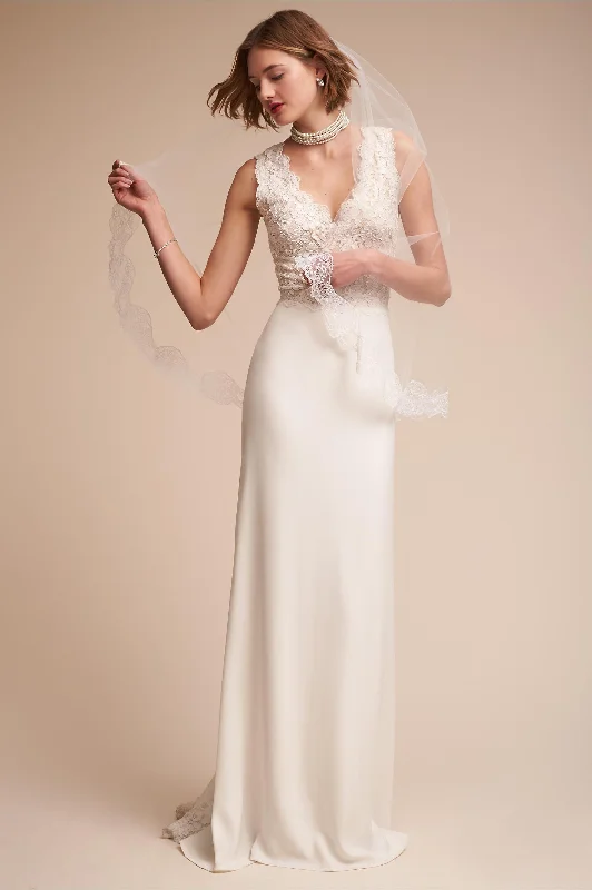 New - age - style wedding dress with unique detailsBHLDN Tadashi Shoji Andora Gown New - age - style wedding dress with unique detailsBHLDN Tadashi Shoji Andora Gown