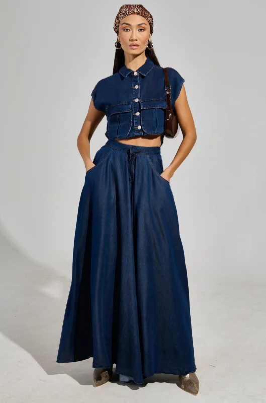Pleated pants for women with a formal touchCARRIE ULTRA WIDE LEG DENIM TROUSER