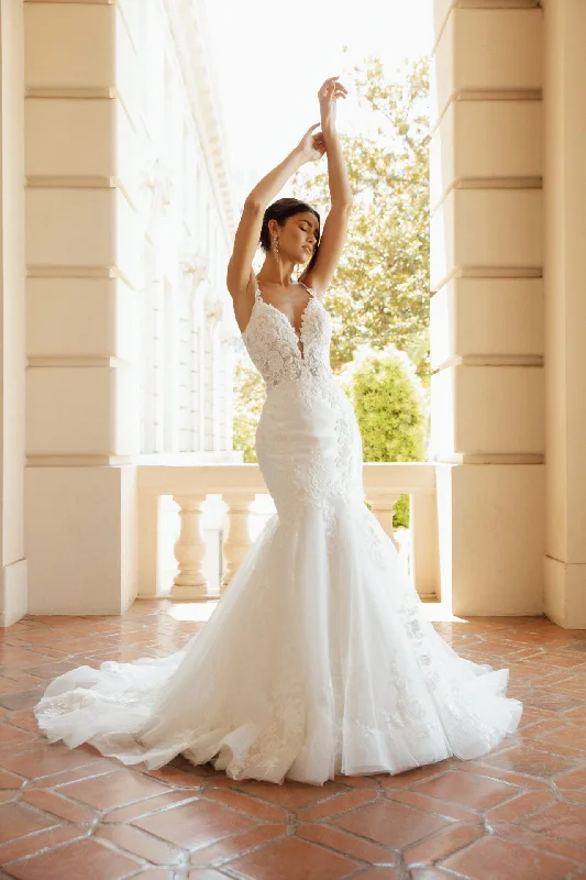 Belted sheath wedding dress for a sleek lookD3484