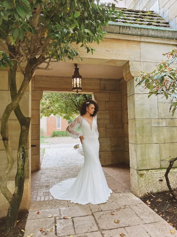 Button - down front wedding dress for a classic touchD3563