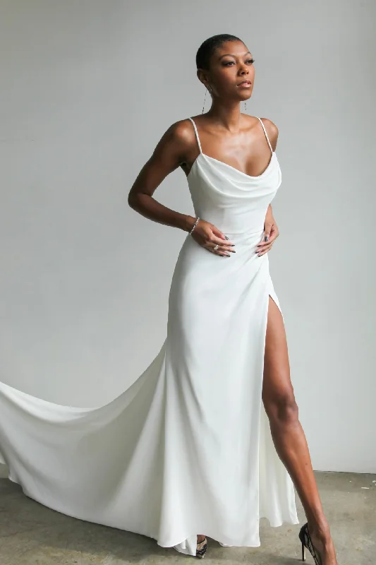 Italian - made luxury wedding dressD3589