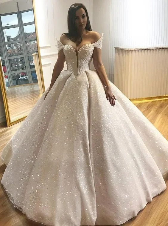 Pearl - studded wedding dress for a refined lookElegant Prom Dress, Ball Gown Off-the-Shoulder Floor Length Lace Wedding Dress with Beading  cg7010