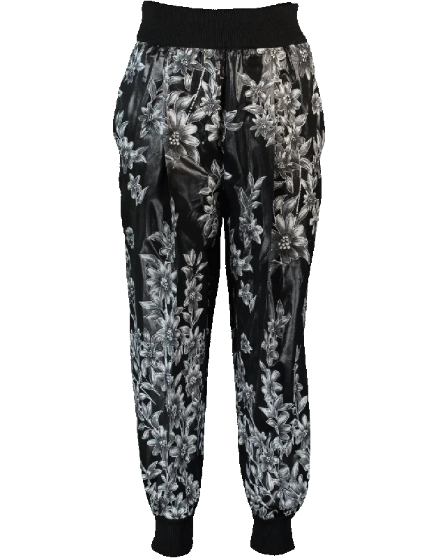 Printed wide leg jeans for women in a colorful and trendy styleFloral Knit Jogger