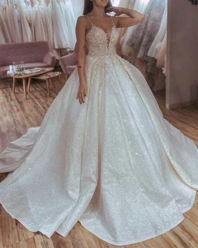 Historical - era - themed wedding dressGlitter Wedding Dress Ball Gown V Neck Lace Embroidery
