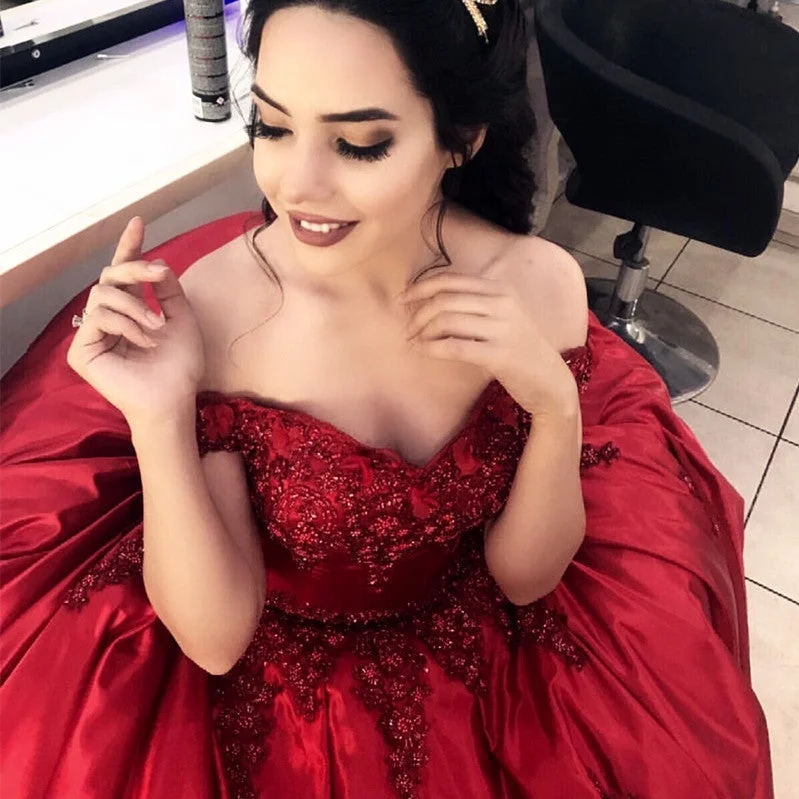 Bridal couture wedding dress by famous designerGorgeous Lace Beaded V Neck Burgundy Ball Gowns Wedding Dresses Off Shoulder Bridal couture wedding dress by famous designerGorgeous Lace Beaded V Neck Burgundy Ball Gowns Wedding Dresses Off Shoulder