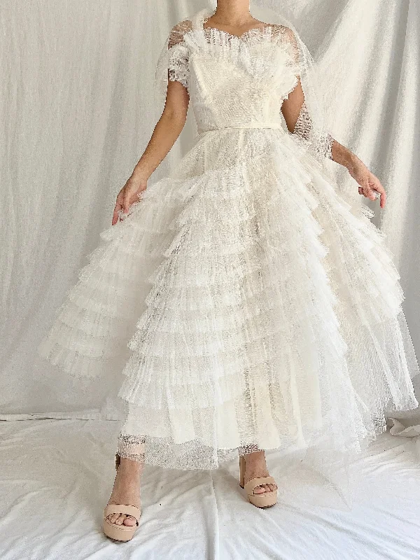 Maternity - friendly wedding dress for expecting brides1950s Tulle Layered Dress - XS