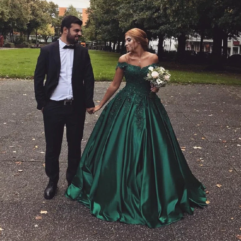Belted sheath wedding dress for a sleek lookHunter Green Satin Ball Gowns Wedding Dresses Lace Off The Shoulder Belted sheath wedding dress for a sleek lookHunter Green Satin Ball Gowns Wedding Dresses Lace Off The Shoulder