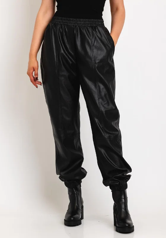 Plaid pants for women in a classic patternICHI Cenobi Coated Jogger Trousers, Black Plaid pants for women in a classic patternICHI Cenobi Coated Jogger Trousers, Black