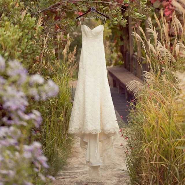 Long - sleeved Victorian - style wedding dressIvory Lace Sweetheart Boho Wedding Dresses With Detachable Straps