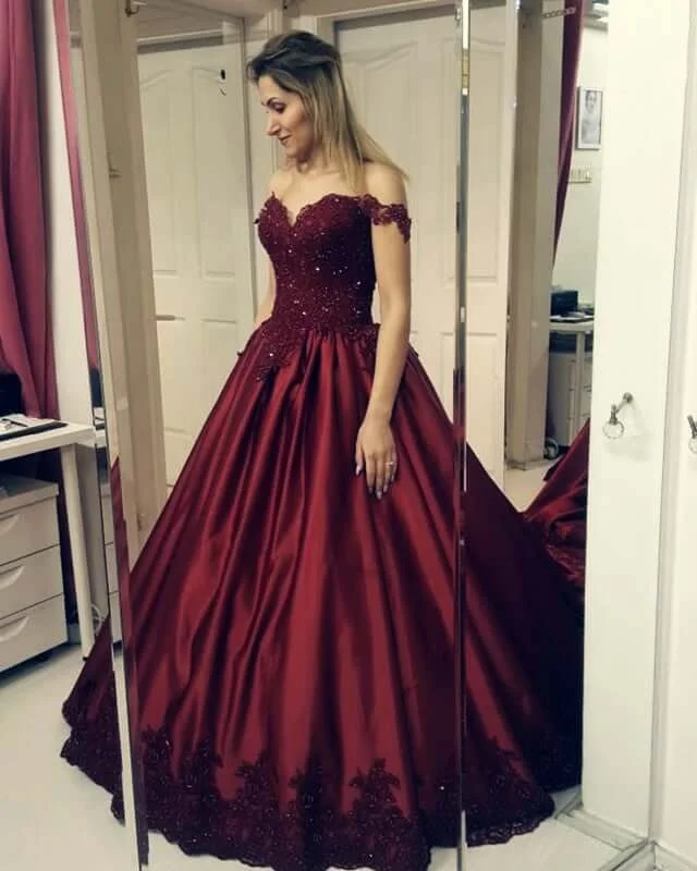 Luxury silk wedding dress with a trainLace Appliques Ball Gowns Satin Wedding Dress Off Shoulder
