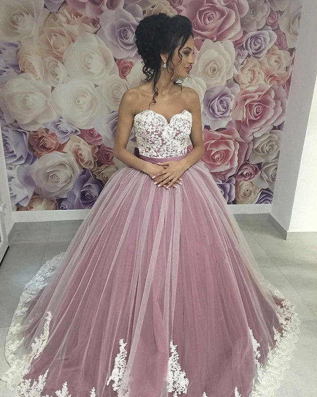 Padded - bust wedding dress for added supportLace Appliques Sweetheart Tulle Ball Gowns Wedding Dresses