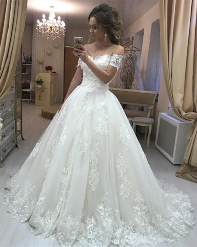 Indian - style wedding dress with intricate embroideryLace Embroidery Off Shoulder Tulle Wedding Dresses Princess