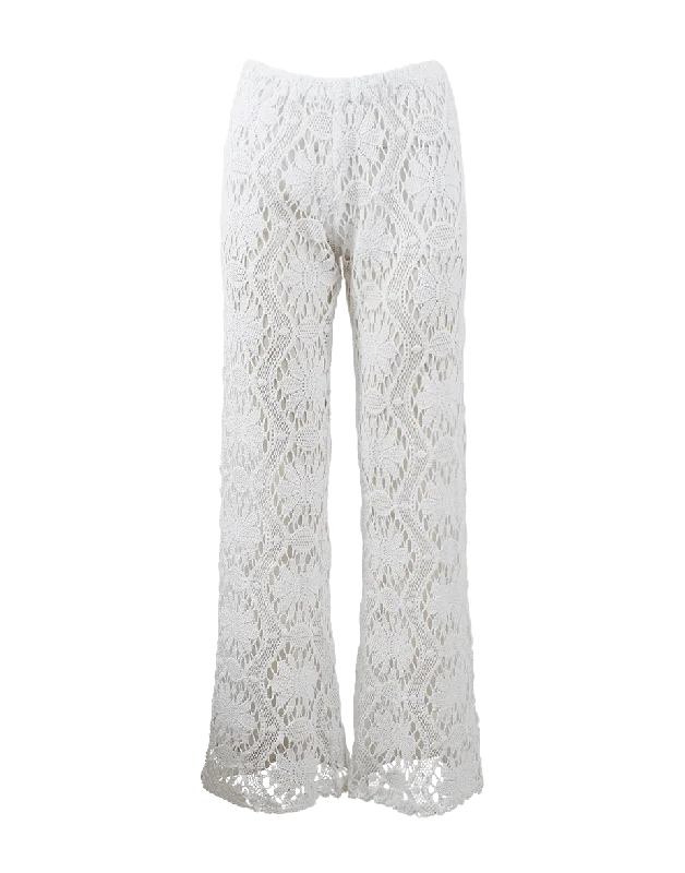 Culottes with ruffled hem for women in a feminine styleLace Pull On Pant