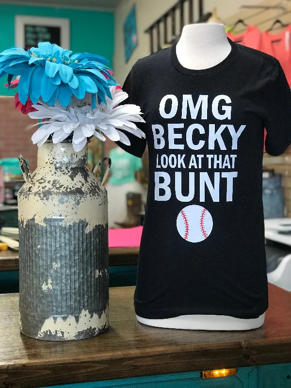 Printed women's T - shirt with a tropical patternLook at That Bunt Tee