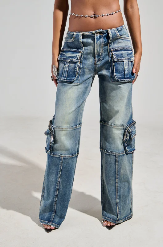 Velvet pants for women in a luxurious feelLOW RISE SHORTY OMBRE CARGO DENIM